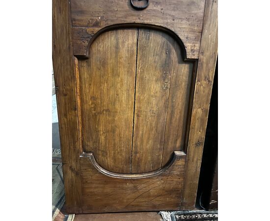 PTCI566 - Walnut door, 18th century, measures cm W 69 x H 202
