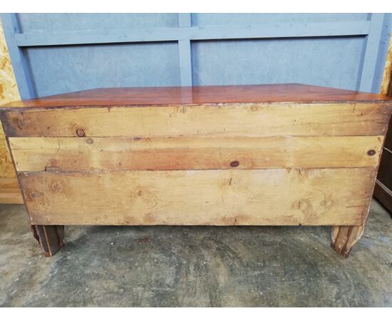 Credenza veneta scantonata