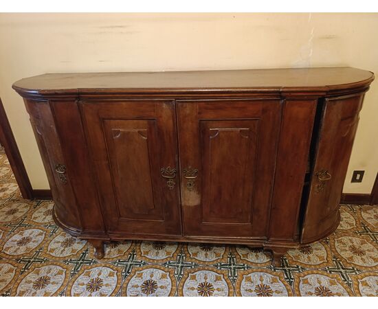 Credenza fianchi mossi