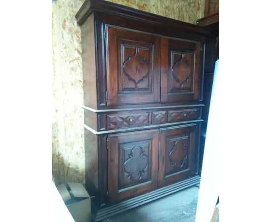 Credenza doppio corpo epoca 600