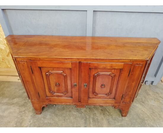 Credenza veneta scantonata