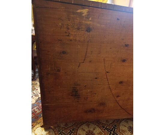 Credenza fianchi mossi