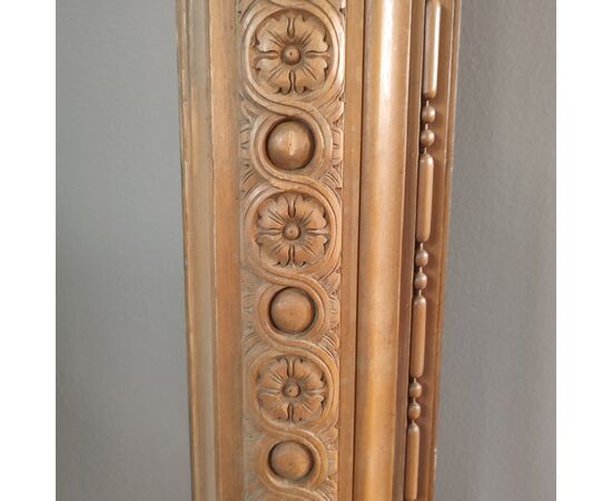 Grande cornice in legno