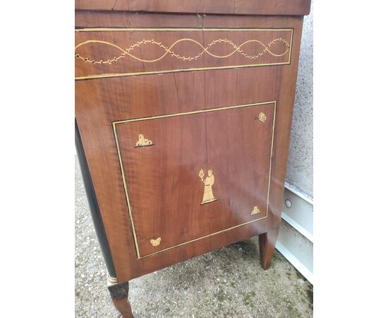 Pair of inlaid chests of drawers