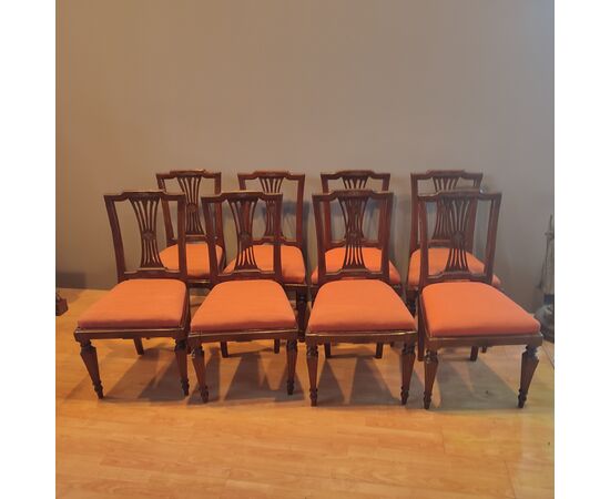 Gruppo di 8 sedie epoca 700