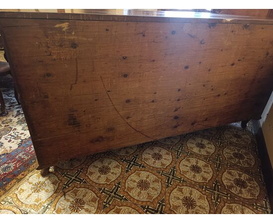Credenza fianchi mossi