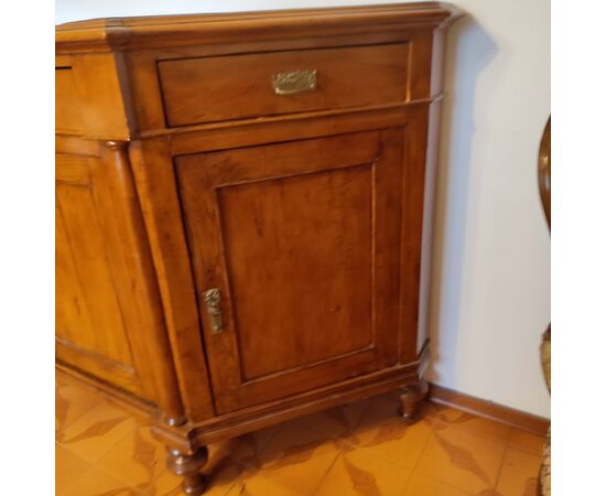 Credenza scantonata