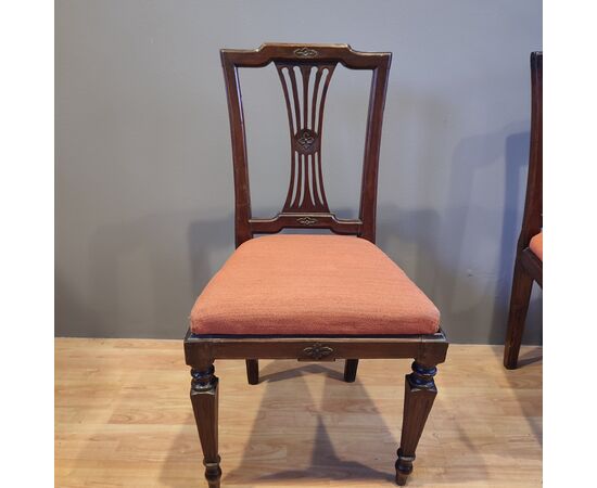 Gruppo di 8 sedie epoca 700