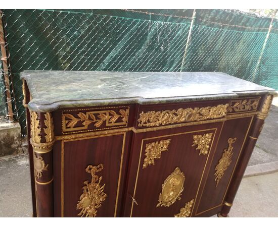 Credenza con bronzi