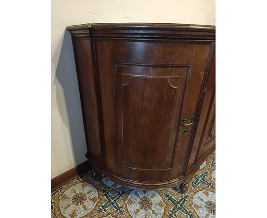 Credenza fianchi mossi