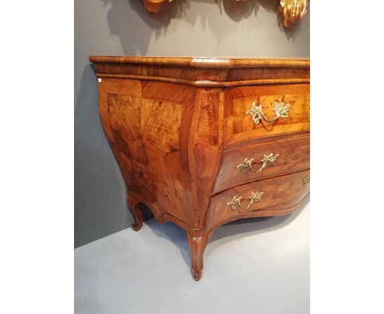 Cassettone Modena mosso