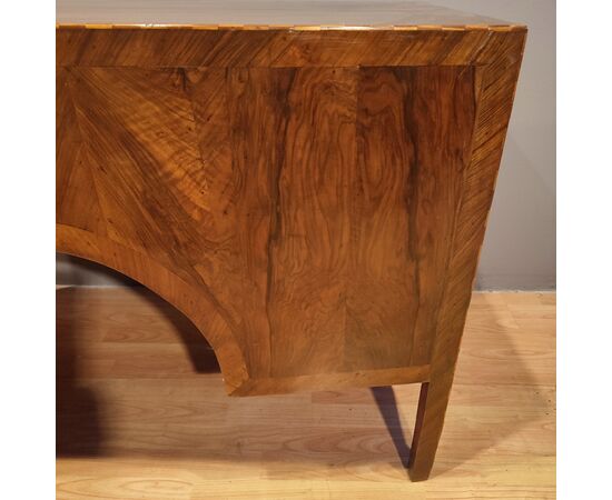 Scrivania mossa direttorio