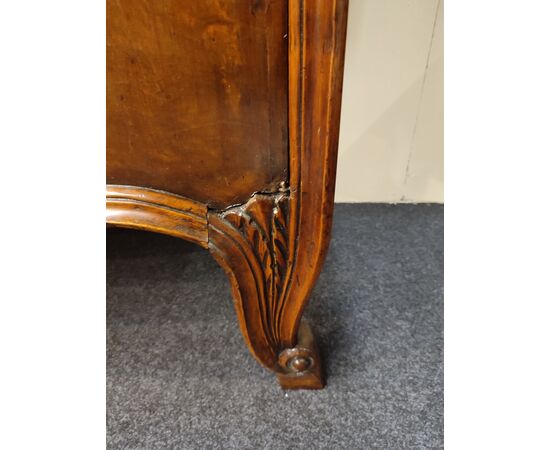 Credenza  fianchi mossi