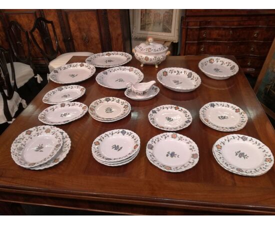 SERVIZIO IN MAIOLICA 700 "Tacchiolo"