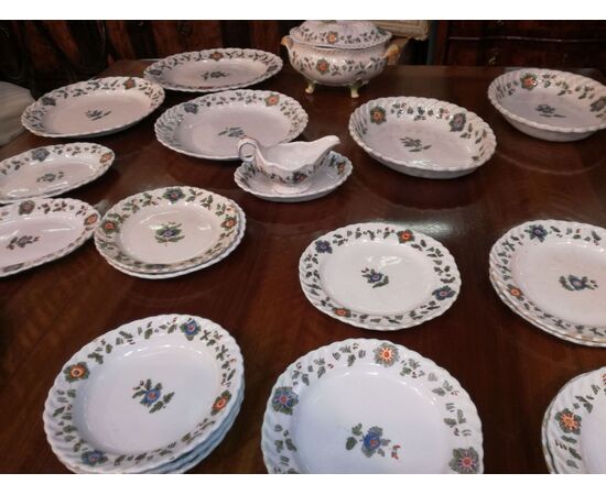 SERVIZIO IN MAIOLICA 700 "Tacchiolo"