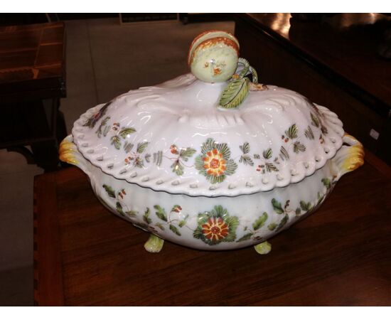 SERVIZIO IN MAIOLICA 700 "Tacchiolo"