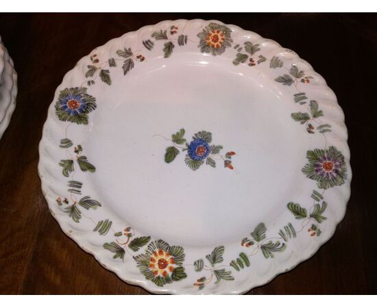 SERVIZIO IN MAIOLICA 700 "Tacchiolo"