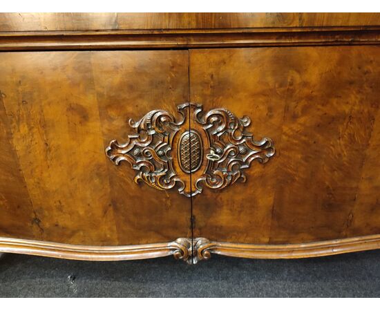 Credenza  fianchi mossi