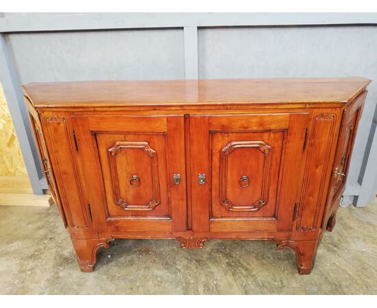 Credenza veneta scantonata