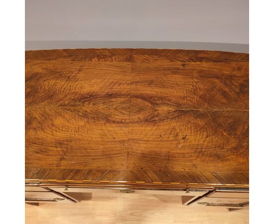 Scrivania mossa direttorio