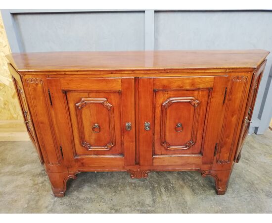 Credenza veneta scantonata