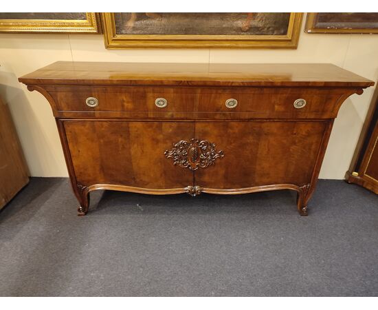 Credenza  fianchi mossi