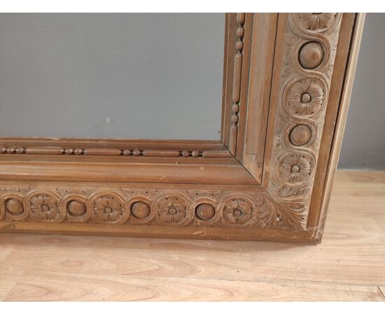 Grande cornice in legno