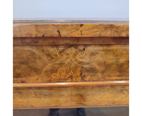 Credenza in radica
