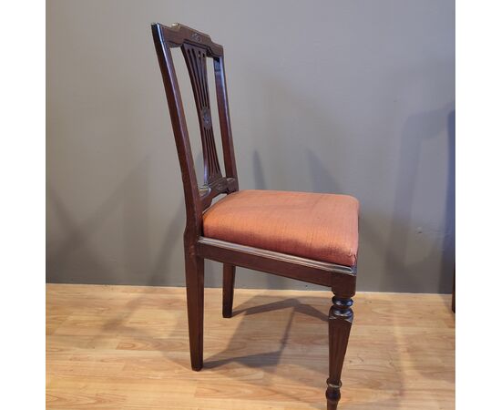 Gruppo di 8 sedie epoca 700