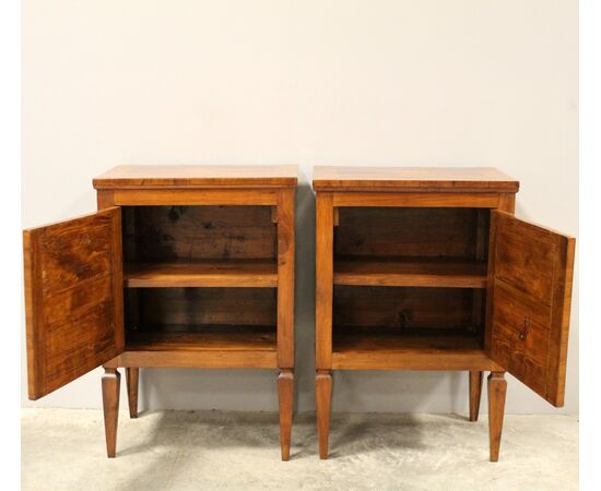 Antica coppia comodini Luigi XVI in noce intarsiati - Italia epoca '700