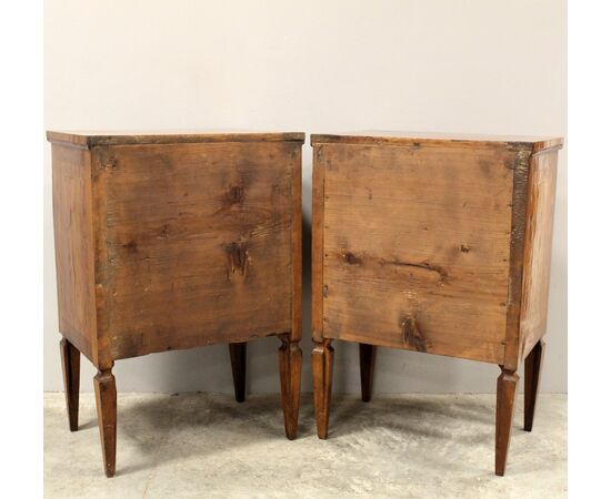 Antica coppia comodini Luigi XVI in noce intarsiati - Italia epoca '700