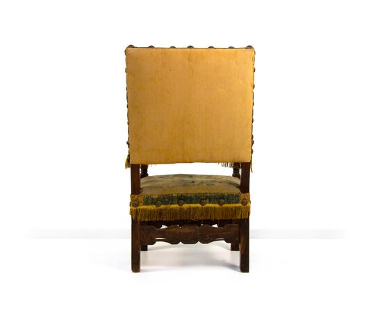 Poltrona in noce, XVII secolo