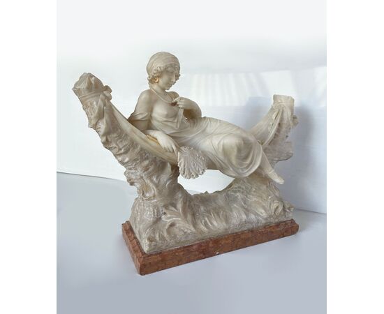 Scultura donna su amaca - inizio Novecento