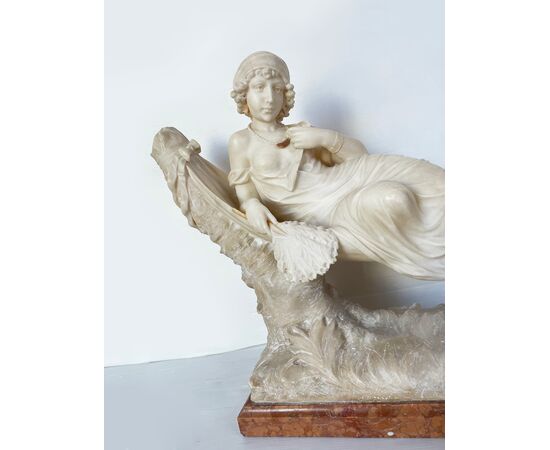 Scultura donna su amaca - inizio Novecento