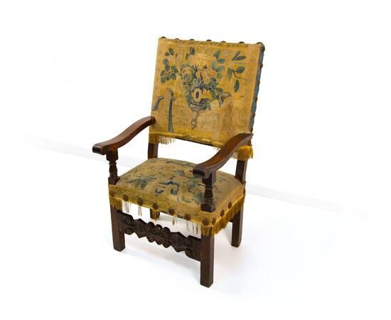 Poltrona in noce, XVII secolo