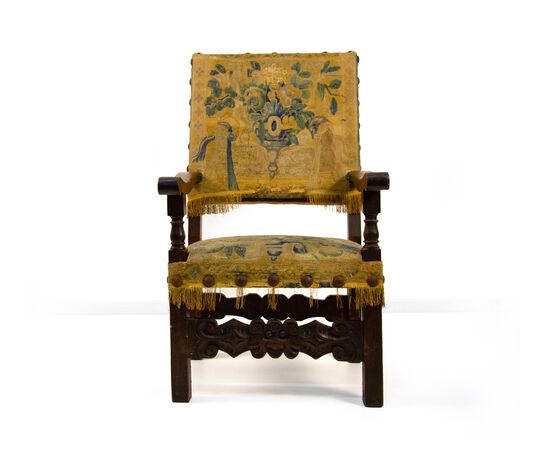 Poltrona in noce, XVII secolo