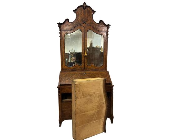 Louis XV trumeau, serpentine front and sides. Emilia/Tuscany. Early 1700s.