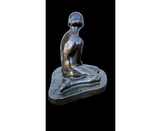 Scultura in bronzo raffigurante nudo femminile.Francia.