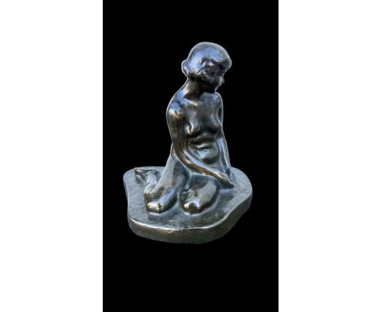 Scultura in bronzo raffigurante nudo femminile.Francia.