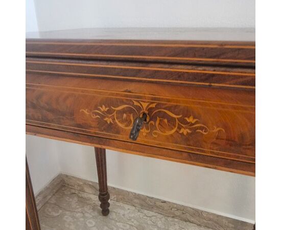 Charles X game table 1820 in maple and mahogany with inlays