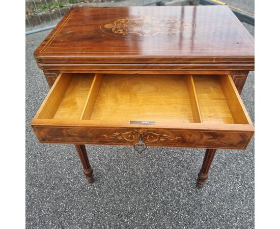 Charles X game table 1820 in maple and mahogany with inlays