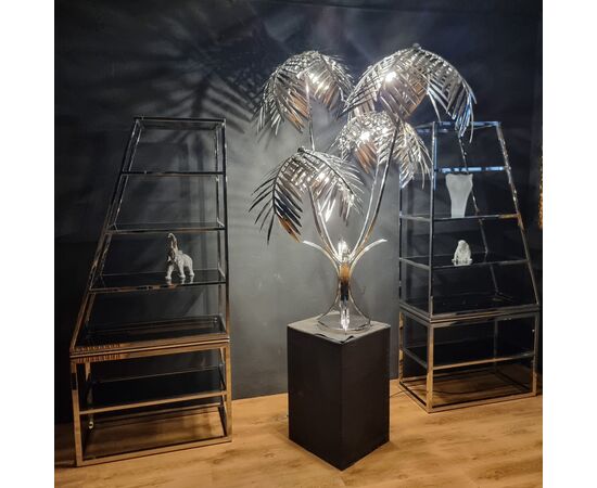 Imposing Floor Lamp: The Vintage Charm of the Kenzia in Satin Steel