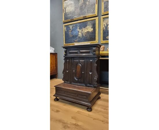 17th century Venetian walnut prayer stool