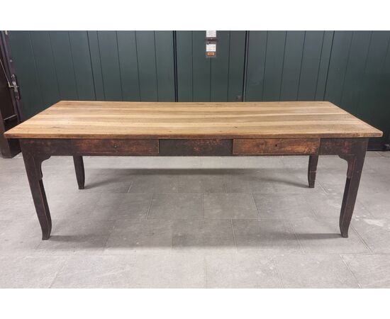 GRANDE TAVOLO IN NOCE DEL XIX SECOLO PER CANTINETTA