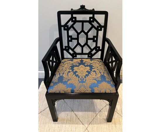 Poltrona in stile orientale nera