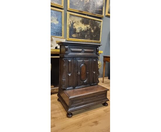 17th century Venetian walnut prayer stool
