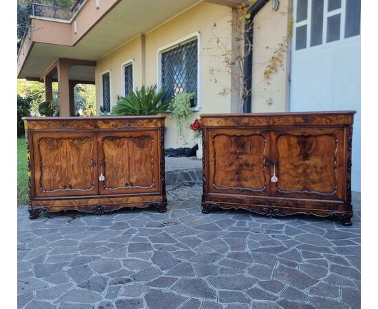 Pair of Bolognese sideboards, 1830, Charles X style in walnut briar