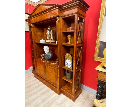 Libreria stile neoclassico