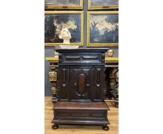 17th century Venetian walnut prayer stool
