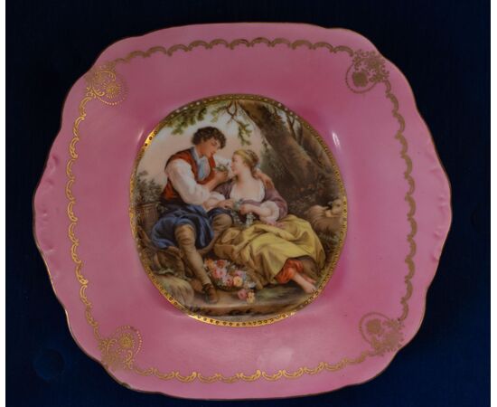 Coppia di piatti decorati